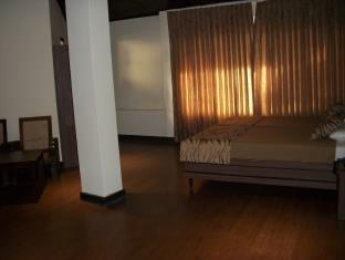 Hotel The Corner Nainital Esterno foto