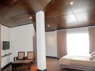 Hotel The Corner Nainital Esterno foto